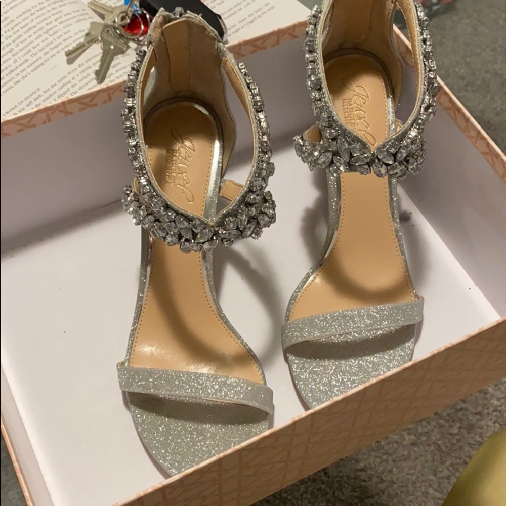 Jewel by Badgley Mischka NEVER WORN heels